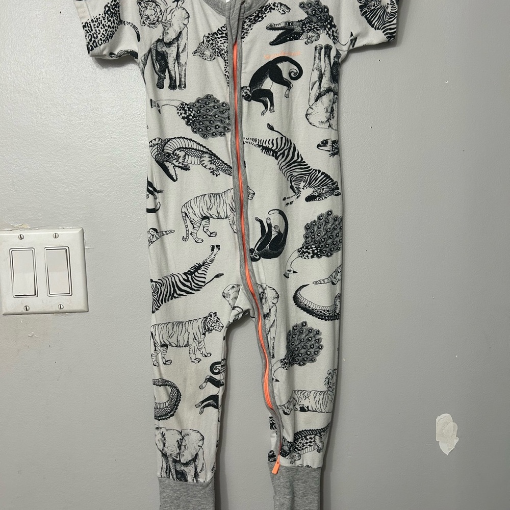 Bonds Short Sleeve Safari Wondersuit. Size 2 (18-24m) OG material.
